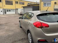 Gebraucht Kia Ceed Spirit 99 PS (72 kW) 2012 Beige Kleinwagen