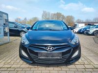 Gebraucht Hyundai i30 Trend 135 PS (99 kW) 2012 Schwarz Limousine