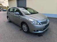 Gebraucht Toyota Verso 126 PS (92 kW) 2010 Silber Van / Kleinbus