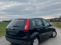 Gebraucht Ford Fiesta 70 PS (51 kW) 2006 Blau Kleinwagen