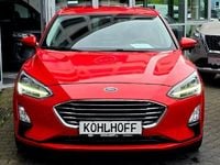Używany Ford Focus Titanium 125 KM (91 kW) 2019 Czerwony Sedan/Limuzyna