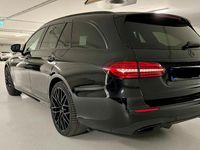 Gebraucht Mercedes E300 AMG 320 PS (235 kW) 2021 Schwarz Kombi