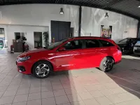 Neu Hyundai i30 140 PS (102 kW) 2025 Rot Kombi