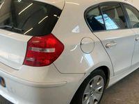 Gebraucht BMW 120 Advantage 143 PS (105 kW) 2009 Weiß Kleinwagen