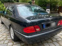 Gebraucht Mercedes E420 279 PS (205 kW) 1996 Blau Limousine