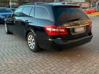 Gebraucht Mercedes E250 204 PS (150 kW) 2011 Schwarz Kombi