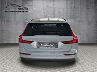 Gebraucht Volvo V60 Core 120 PS (88 kW) 2024 Grau Kombi