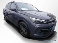 Gebraucht VW Tiguan Life 150 PS (110 kW) 2024 Delfingrau metallic SUV