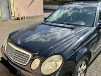 Second-hand Mercedes E270 177 CP (130 kW) 2004 Negru Break