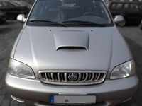 Gebraucht Kia Carnival 125 PS (91 kW) 2001 Silber metallic Van / Kleinbus