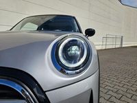 Gebraucht Mini Cooper Essential 136 PS (100 kW) 2023 Melting silver iii Kleinwagen