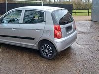 Gebraucht Kia Picanto 65 PS (47 kW) 2010 Silber Kleinwagen