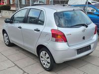 Gebraucht Toyota Yaris Cool 69 PS (50 kW) 2009 Silver mica metallic Kleinwagen