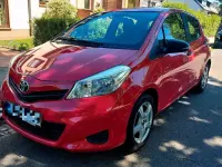 Gebraucht Toyota Yaris 69 PS (50 kW) 2013 Rot Kleinwagen