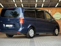 Gebraucht Mercedes V220 Avantgarde 163 PS (119 kW) 2014 Blau Van / Kleinbus