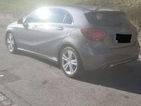 Gebraucht Mercedes A180 122 PS (89 kW) 2016 Grau Limousine