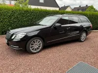 Gebraucht Mercedes E250 Elegance 204 PS (150 kW) 2012 Schwarz Kombi