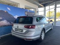 Gebraucht VW Passat Elegance 200 PS (147 kW) 2021 Silber metallic Kombi