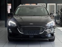 Gebraucht Ford Focus Titanium 120 PS (88 kW) 2020 Schwarz Kombi