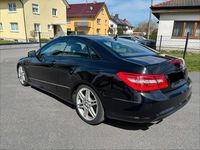Gebraucht Mercedes E350 AMG 265 PS (194 kW) 2011 Schwarz Coupé