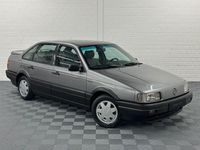Używany VW Passat GT 90 KM (66 kW) 1991 Szary Sedan/Limuzyna