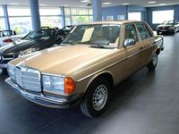 Gebraucht Mercedes E230 136 PS (100 kW) 1982 Gold Limousine
