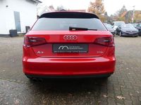 Gebraucht Audi A3 Ambiente 125 PS (91 kW) 2014 Rot Limousine
