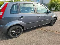 Gebraucht Ford Fiesta 69 PS (50 kW) 2005 Braun Kleinwagen