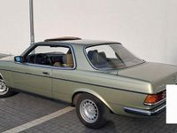Gebraucht Mercedes 230 136 PS (100 kW) 1982 Grün Coupé