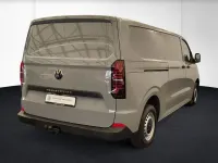 Neu VW T7 150 PS (110 kW) 2026 Grau Van