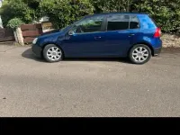 Gebraucht VW Golf V 105 PS (77 kW) 2004 Blau Kleinwagen