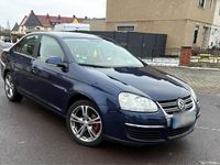 Gebraucht VW Jetta 102 PS (75 kW) 2006 Blau Limousine
