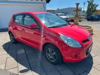 Gebraucht Hyundai i20 Edition 77 PS (56 kW) 2011 Rot Kleinwagen