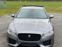 Gebraucht Jaguar XF Sportbrake Chequered Flag 179 PS (131 kW) 2019 Grau Kombi