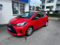Gebraucht Toyota Yaris Basis 69 PS (50 kW) 2016 Rot Kleinwagen