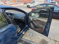 Second-hand Ford Focus Ambiente 101 CP (74 kW) 2015 Albastru Berlinǎ