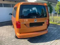 Używany VW Caddy Trendline 84 KM (61 kW) 2015 Pomarańczowy Minivan