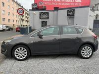 Gebraucht Opel Astra Exklusiv 140 PS (102 kW) 2015 Grau Limousine