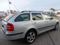 gebraucht Skoda Octavia Combi Elegance