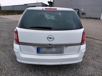 Gebraucht Opel Astra Edition 116 PS (85 kW) 2010 Weiß Kombi