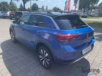Gebraucht VW T-Roc Move 150 PS (110 kW) 2024 Ravennablau SUV