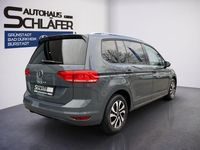 Gebraucht VW Touran Active 122 PS (89 kW) 2022 Delfingrau metallic Van / Kleinbus