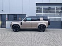 Neu Land Rover Defender 635 PS (467 kW) 2026 Gold SUV