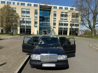 Gebraucht Mercedes E230 129 PS (94 kW) 1989 Schwarz Limousine