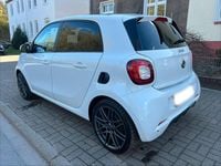 Używany Smart ForFour Brabus 90 KM (66 kW) 2018 Biały Hatchback