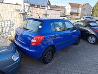 Gebraucht Skoda Fabia 60 PS (44 kW) 2010 Blau Limousine