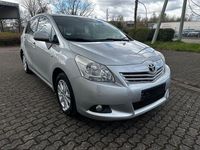 Gebraucht Toyota Verso Edition 147 PS (108 kW) 2011 Silber Van / Kleinbus