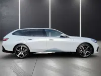 Gebraucht BMW 540 M Sport 303 PS (222 kW) 2025 Brooklyn grau Kombi