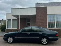 Gebraucht Mercedes E320 220 PS (161 kW) 1997 Blau Limousine