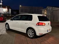 Gebraucht VW Golf VI 80 PS (58 kW) 2010 Weiß Kleinwagen